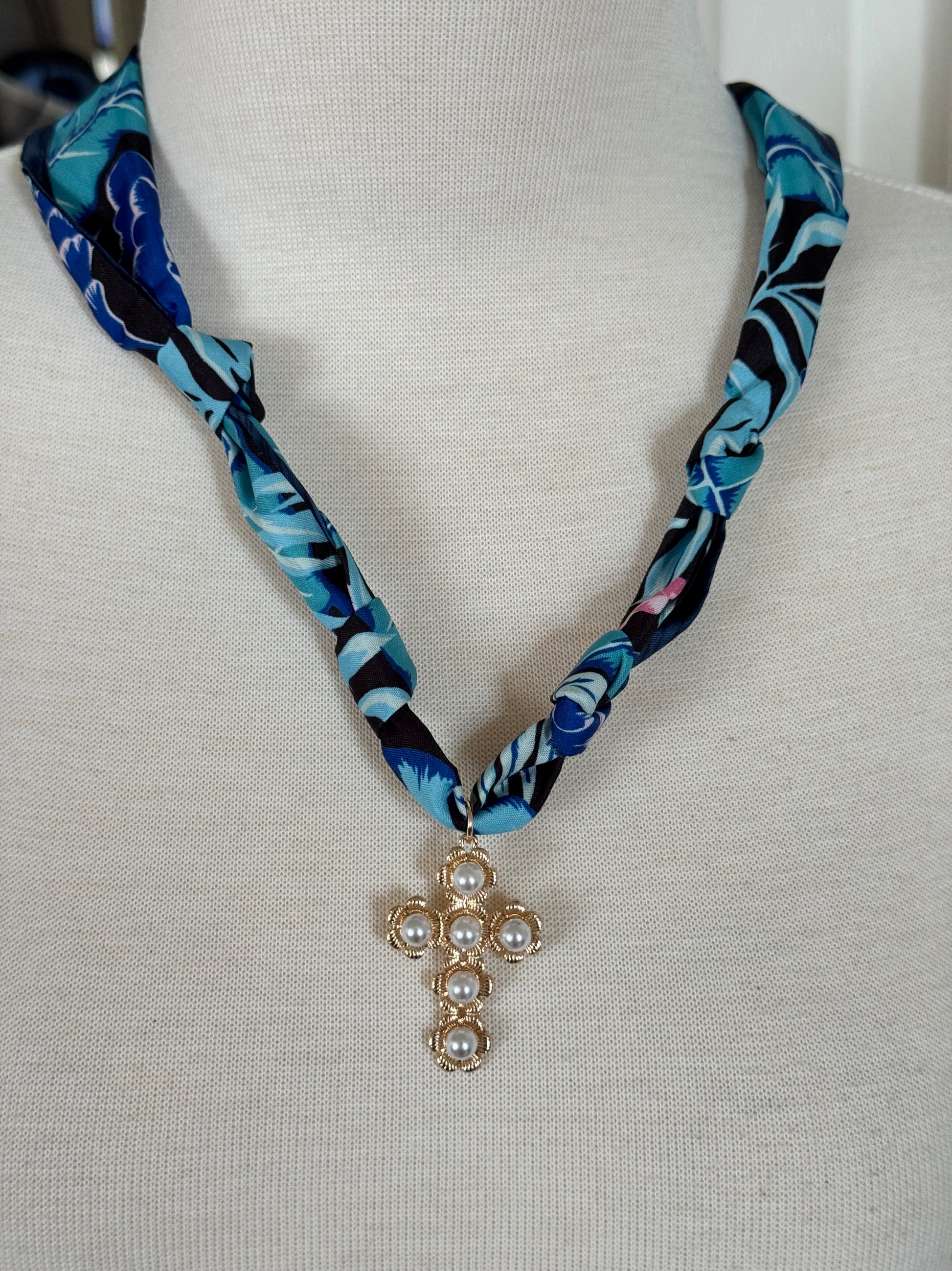 Knot Your Average Necklace